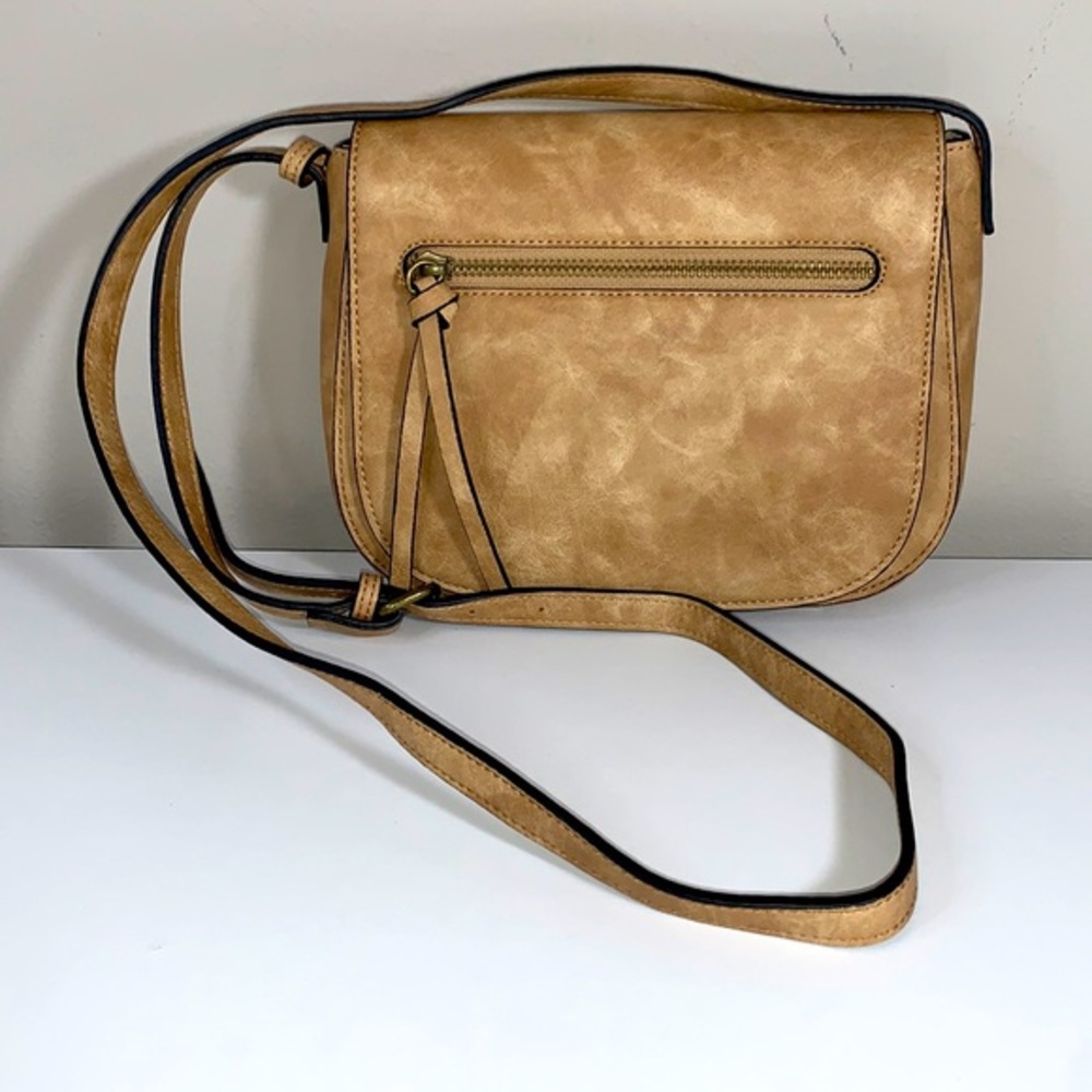 NWT Hayden-Harnett beige vegan leather adjustable strap shoulder/crossbody bag.